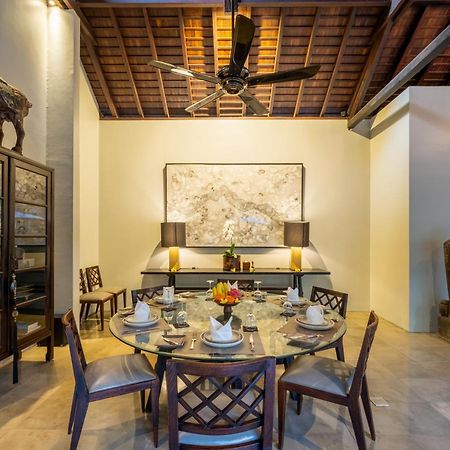 Villa De Suma - Fully Staffed Luxury Villa, Walk To The Beach! Seminyak Dış mekan fotoğraf