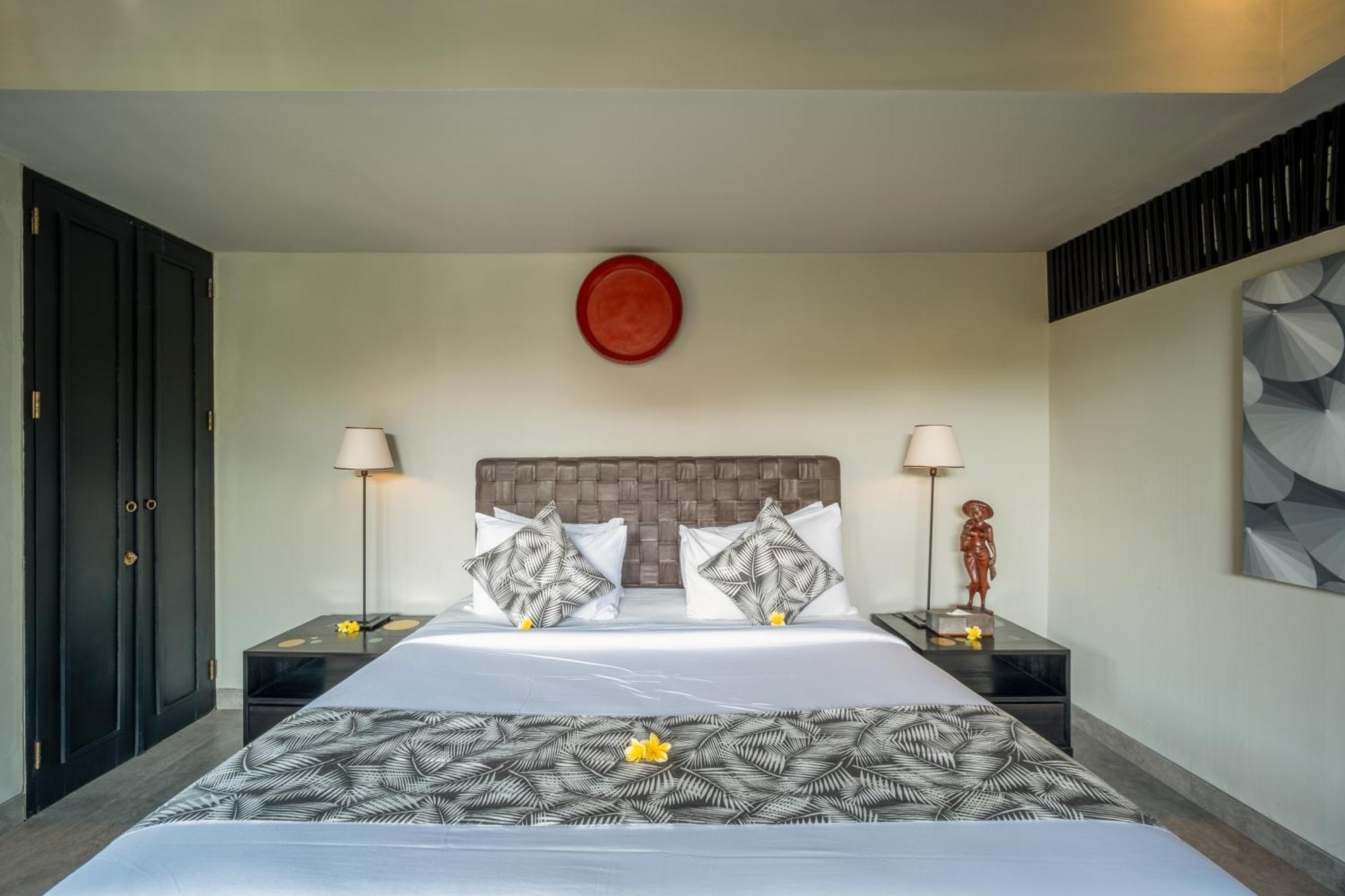 Villa De Suma - Fully Staffed Luxury Villa, Walk To The Beach! Seminyak Dış mekan fotoğraf
