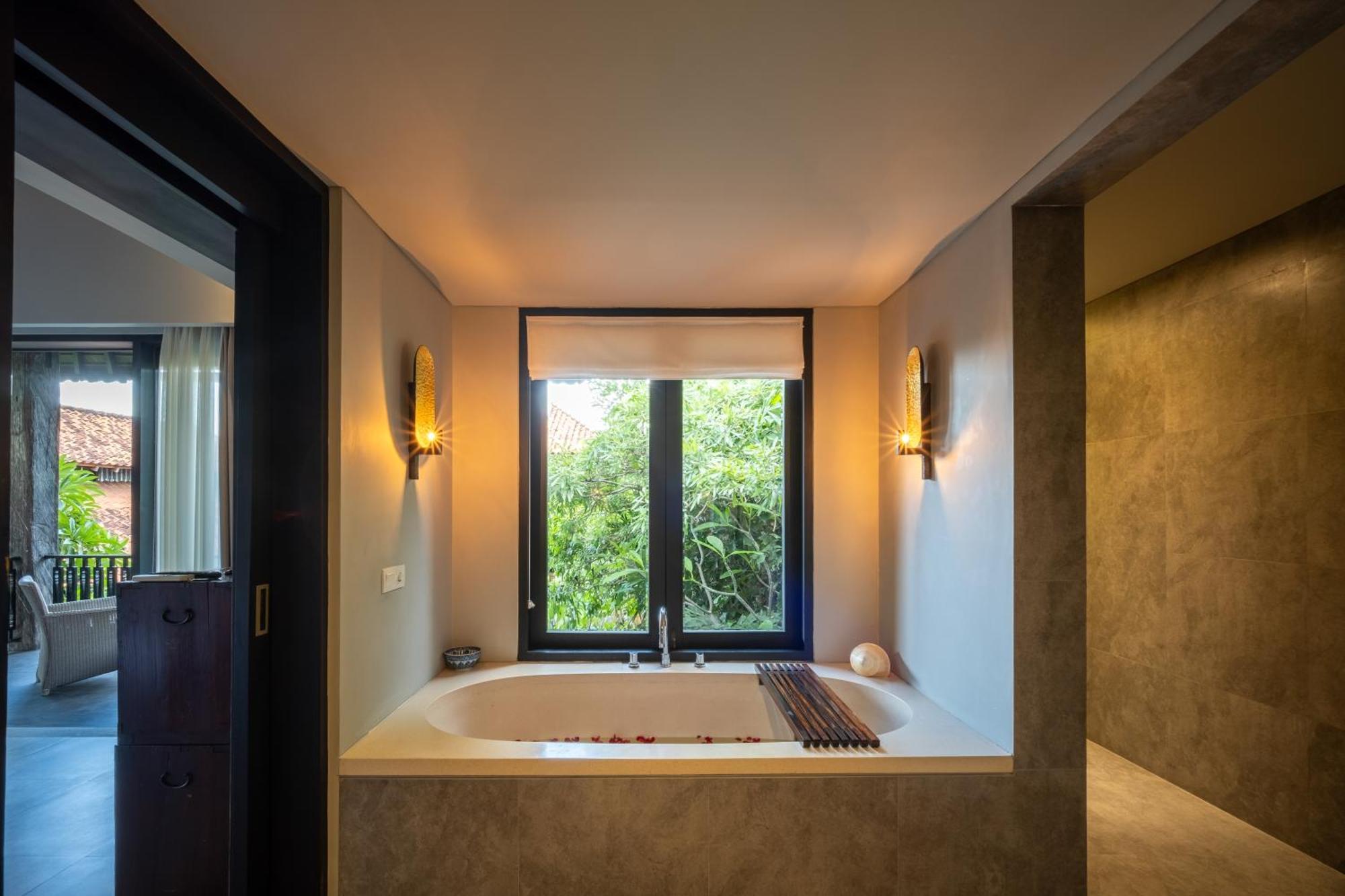 Villa De Suma - Fully Staffed Luxury Villa, Walk To The Beach! Seminyak Dış mekan fotoğraf
